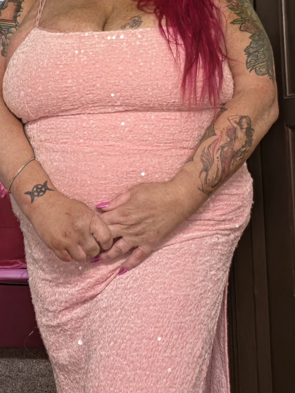Sequin Textured Pink Strap Dress With Sext Slit To Th3 Thigh